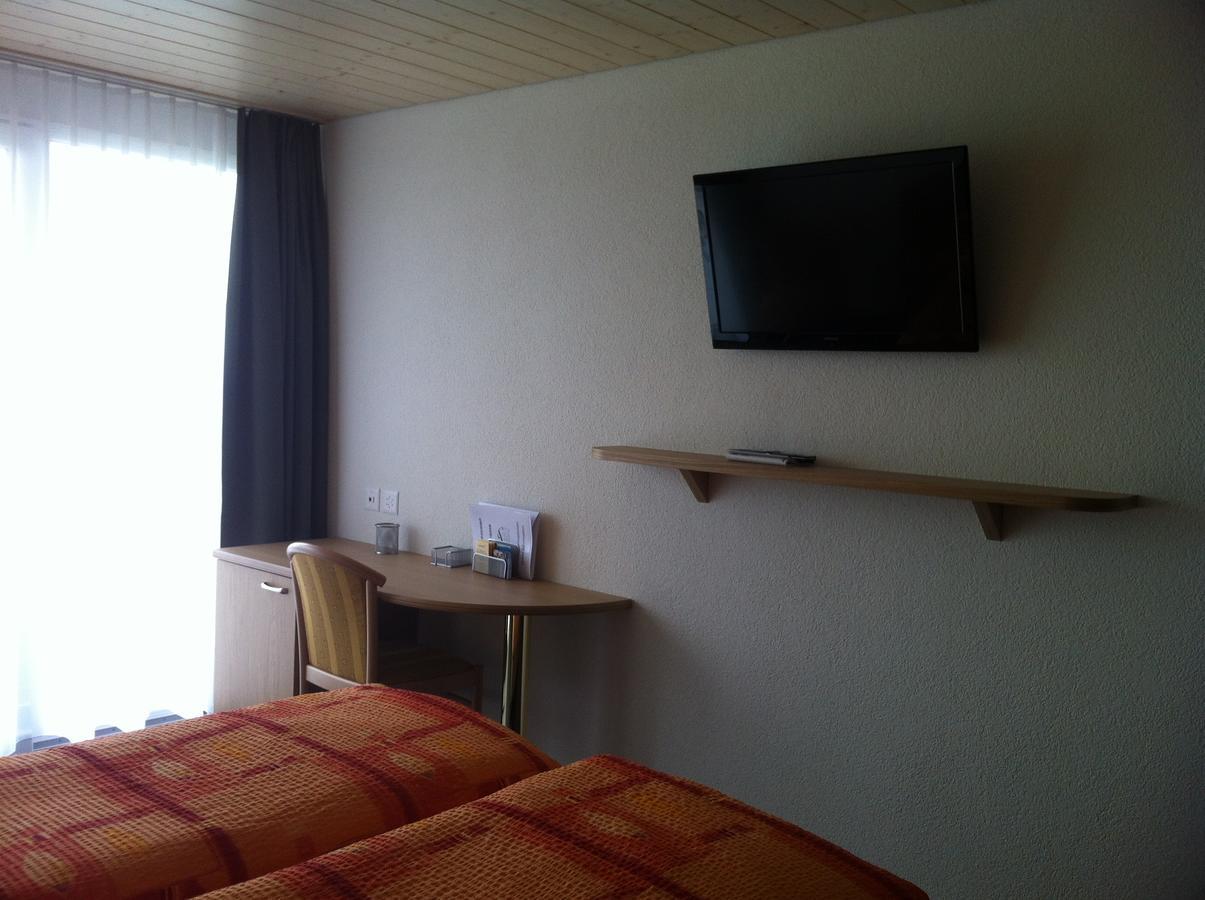 Chemihuette Hotel Aeschi Bei Spiez Bagian luar foto